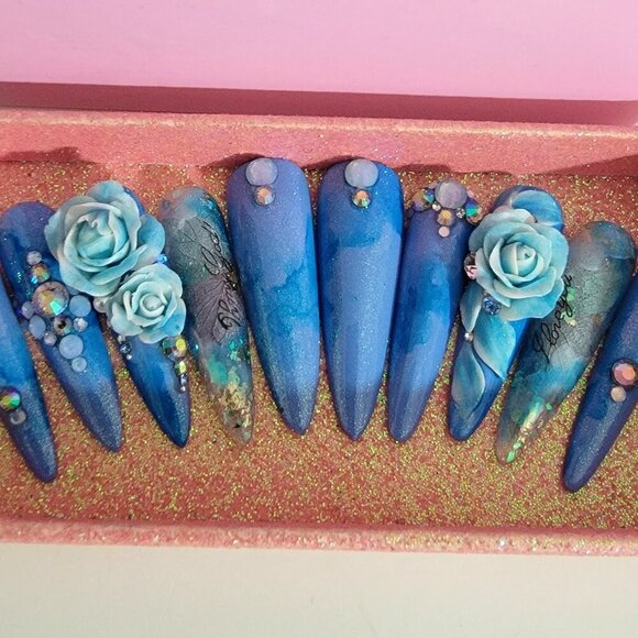 10 pcs Blue Rose Victorian Style Fingernails - Picture 8 of 9